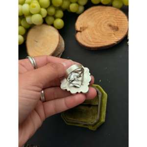 Anillo de Plata de Ley con Incrustaciones Multicorales Sharon Francisco, Talla 7.75 - Product Image 5
