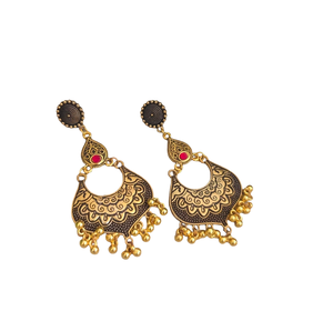 Elegantes pendientes ligeros chapados en oro oxidado, joyería étnica india tradicional para mujeres y niñas, ideales para todas las ocasiones - Product Image 2