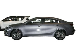 Voiture d'occasion K3 Comfort Edition Diesel Automatique 4 portes 5 places SUV avec sièges en cuir Pneus R18 Volant à gauche - Product Image 3