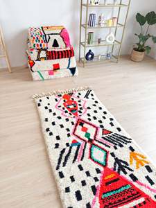 Tapis berbère azilal blanc fait à la main laine marocaine nouveau tapis personnalisé tapis abstrait - Product Image 4