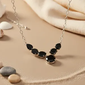 Collier statement en perles de pierres précieuses argentées et noires pour femmes - Bijoux de mode - Product Image 3