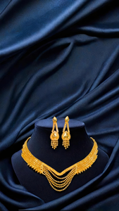 Stock prêt collier boucles d'oreilles serti de plaqué or 22K Premium conçu femmes porter collier boucles d'oreilles ensemble bijoux - Product Image 3