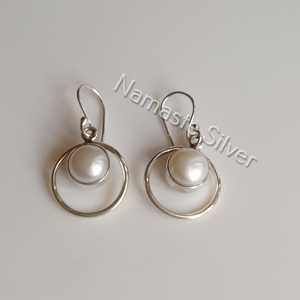 Boucles d'oreilles pendantes en argent faites à la main avec perles d'eau douce, bijoux élégants en perles, cadeau de mariage pour elle - Product Image 5