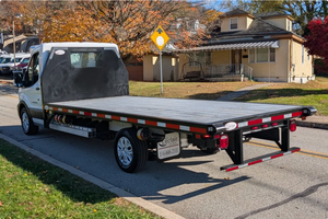 LISTO PARA CONDUCIR - USADO, VOLANTE A LA IZQUIERDA |   Volante a la derecha |   Ford E-Transit Plataforma Plana 2023 con 944 millas de kilometraje - Product Image 3