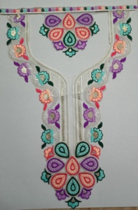 แผ่นปักพื้นเมืองสำหรับเจ้าสาว sarees Kurtis gowns เสื้อเบลาส์ตัดเย็บงานตัดเย็บผ้าตาข่ายพร้อมรายละเอียดเลื่อมสำหรับเสื้อผ้า - Product Image 4