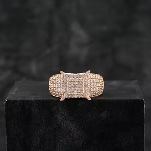 แหวนฮิปฮอปโมอิสซาไนต์สเตอร์สีเงินหรูหราของผู้ชายพร้อมเพชรเจียระไนแบบกลมสำหรับการตั้งค่าที่ได้รับการรับรองสำหรับงานแต่งงาน - Product Image 1