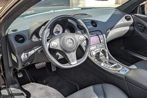 Mercedes-Benz SL63 AMG 2011 Usado, 7600 Millas, Motor V8 de 6.2 Litros, Mayormente sin Modificaciones - Product Image 4