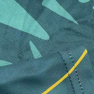 Maillot de football en tissu mesh 100% polyester sublimé avec nom et numéro personnalisés, col rond, pour clubs et tournois - Product Image 5