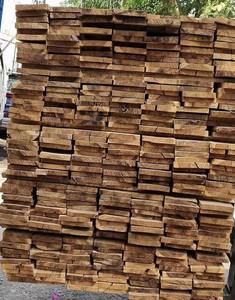 Productos de madera aserrada de color natural con superficie lisa para uso en almacén - Product Image 1