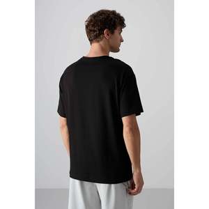เสื้อยืดคอกลมโอเวอร์ไซส์พิมพ์ลายสำหรับผู้ชาย Tommylife Wholesale รุ่น 88329 สีดำ - BLACK - Product Image 5