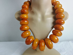 Collier pendentif en résine imitation perle de haute qualité pour femmes et filles, design tendance de perles pour mariages et fêtes, vente chaude - Product Image 4