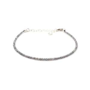 Bracelet de perles facettées grises en forme de rondelle 1,8-2,2 mm, avec breloque ou bracelet de type grenat, améthyste, quartz, perle, jade - Product Image 1