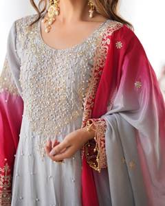 Salwar Kameez para Mujer, Estilo Indio y Pakistaní, Ropa Casual Elegante, Bordado con Lentejuelas, Seda Chinon, Color Marrón Blanco, Sin Arrugas - Product Image 2