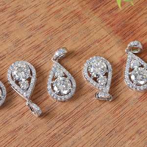 0,70 TCW corte redondo encanto Moissanite colgante para mujer/mínimo delicado diamante aniversario regalo colgante collar - Product Image 2