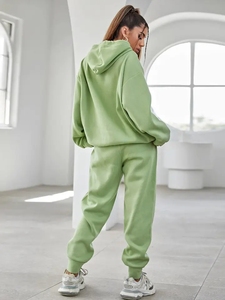 Conjunto Deportivo de 2 Piezas para Mujer, Sudadera con Capucha Estampada de Invierno de Alta Calidad, Sudadera con Capucha y Pantalones Deportivos con Forro Polar, Ropa Deportiva Informal para Estar en Casa - Product Image 4