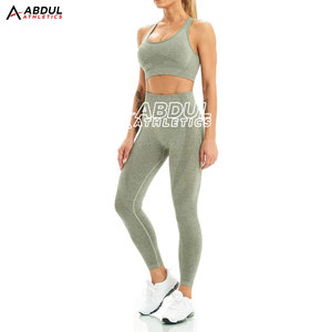Conjunto de yoga premium para entrenamiento y gimnasio con tela suave al tacto y diseño transpirable para uso diario y fitness. - Product Image 3