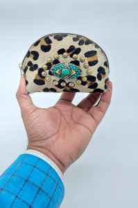 Pochette artisanale avec broderie de fil perlé de qualité supérieure, aspect décoratif pour les accessoires de mode féminins - Product Image 4