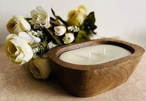 Vela Artesanal en Cuenco de Madera, Vela Única con Diseño de Grano, Cuenco de Madera de Mango/Acacia Tallado, Tamaño Personalizable, MOQ Bajo para Boutiques - Product Image 6