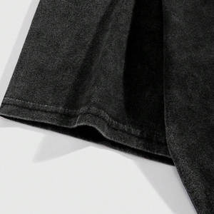 T-shirt imprimé pour homme au look streetwear élégant, délavé à l'acide, avec logo personnalisé moderne, vêtement décontracté pour homme - Product Image 4