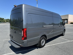 Mercedes-Benz Sprinter Diésel Gris 2024 (Usado en Excelentes Condiciones) Transmisión Automática, Interior de Cuero, Volante a la Izquierda, R17 - Product Image 6