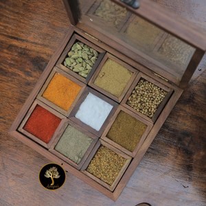 Boîte à épices en palissandre/boîte Masala avec dessus en verre - Product Image 1