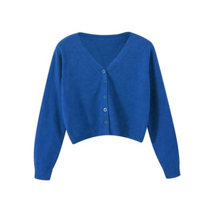 Ventes en gros de pulls en tricot de haute qualité à la mode avec broderie de boutons et motif patchwork pour l'hiver - Product Image 6