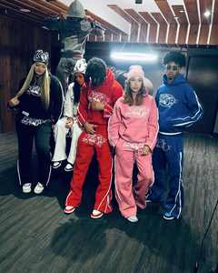 ชุดวิ่งจ๊อกกิ้งวินเทจแบบกำหนดเองชุดวอร์มซักกรดชุดวอร์มแบบมีฮู้ดและกางเกงวอร์มแบบบานสำหรับผู้ชาย - Product Image 1