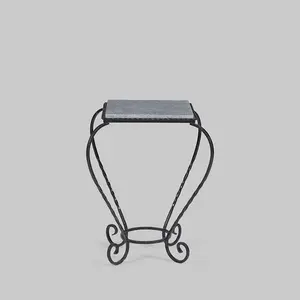 Fabricante y proveedor Taburete de metal Mesa de centro de hierro redonda decorativa Acabado en plata Taburete de diseño de lujo Mesa auxiliar
