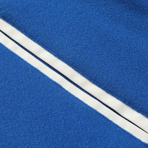 แจ็คเก็ตเบสบอลทรงบอมเบอร์สำหรับผู้ชาย คอตั้ง ปักโลโก้ด้านหน้า ผ้าผสมขนสัตว์ แขนหนัง PU แต่งขอบถัก ระบายอากาศ กันลม - Product Image 4