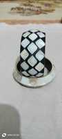 Bracelets en tungstène nacre élégants sur mesure avec breloque bouddhiste plaquée rhodium noir scintillant lumineux pour n'importe quelle tenue