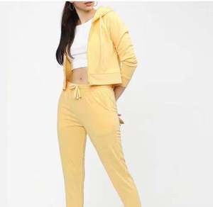 Último estilo precio bajo mujeres Crop Top sudaderas con capucha invierno frente Logo secado rápido poliéster/algodón manga larga ropa casual - Product Image 5