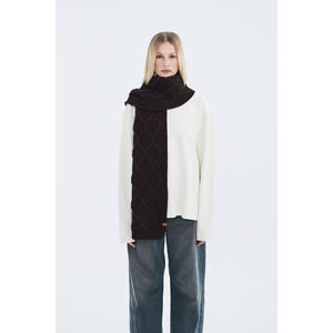 Châle et écharpe décontractés en maille texturée 100 % acrylique marron pour femme, fabriqués en TR Capra, avec chauffe-jambes doux pour l'hiver - Product Image 3