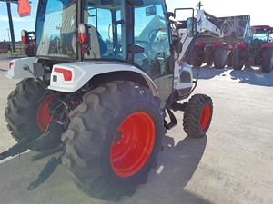 รถแทรกเตอร์ฟาร์มขนาดเล็ก CAT CT5555 ปี 2020 ขับเคลื่อนด้วยระบบไฮดรอลิก 4 ล้อ 55 แรงม้า  ที่เชื่อถือได้ พร้อมมอเตอร์และลูกปืน - เครื่องจักรกลการเกษตร - Product Image 5