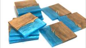 Posavasos de madera clásico con acabado de resina para proteger las superficies de las bebidas calientes - Product Image 3