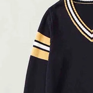 Cardigans en tricot avec logos d'université personnalisés B2B pour étudiants chandails d'uniforme à manches longues et col en V avec mince pour l'hiver - Product Image 4