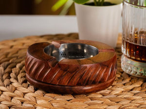 Tradebyd ที่เขี่ยบุหรี่ไม้แบบชนบททนทานที่เขี่ยบุหรี่ตกแต่งอย่างมีสไตล์สำหรับคนรักสูบบุหรี่และของขวัญ - Product Image 2