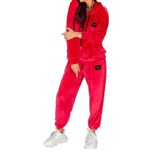 Chándal de mujer Casual Terciopelo rojo Cremallera en la parte superior e inferior Conjunto de chándal de terciopelo de último estilo de alta calidad - Product Image 1
