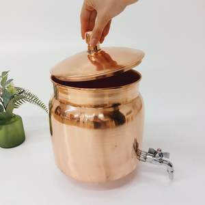 Dispensador de agua de cobre, ideal para regalar, promueve un estilo de vida consciente del bienestar, para uso diario en la cocina del hogar, para almacenar y beber agua. - Product Image 5