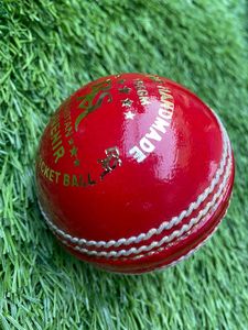 Pelotas de cricket curtidas con alumbre de calidad - Product Image 2