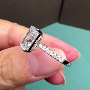 Bague de fiançailles en diamant de laboratoire certifié IGI Radiant 2,70 carats D-E-F VVS-VS, pavé – Accessoire de mariage de haute qualité - Product Image 5