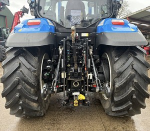 Tractor Agrícola T6 4x4 de 70HP en Oferta, Listo para Exportación, Componentes Principales: Caja de Cambios, Bomba, Motor, Rodamientos - Product Image 4