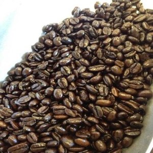 Café Robusta du Vietnam de qualité supérieure, torréfaction moyenne, en grains entiers, 1 kg, fabricant de café en marque blanche OEM, à vendre - Product Image 1