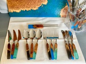 Cubiertos Artesanales de Madera con Mangos de Resina Epoxi, Perfectos para un Uso Cómodo y Decoración de Mesa, Venta al por Mayor desde India - Product Image 4