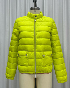 Chaqueta de mezclilla lavada para mujer a la moda, abrigo de manga larga con botones cubiertos y cuello vuelto para primavera y otoño - Product Image 3