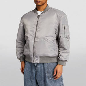 Chaqueta bomber de poliéster para hombre de alta calidad: ropa de abrigo elegante y ligera para todas las estaciones - Product Image 2