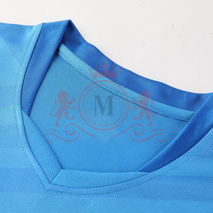 Camiseta de Fútbol para Hombre, Degradado Azul, Manga Corta, Cuello en V, Poliéster que Absorbe la Humedad, Ajuste Atlético, para Todas las Temporadas - Product Image 4