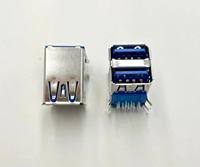 Conector de Carga Doble USB 3.1 Tipo A de Ángulo Recto con Enchufe de Cobre, 30 VCA