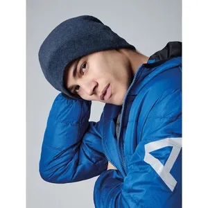Chapeau personnalisé en polaire Suprafleece pour le merchandising des sports d'hiver - Product Image 4