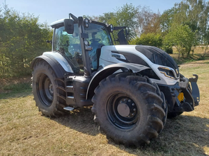Fournisseur de tracteurs agricoles VALTRA T215 D d'origine - Product Image 1