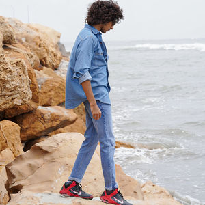 Camisa Vaquera Azul Lavado 100% Algodón para Hombre - Ajuste Cómodo, Diseño Moderno, Cierre de un Solo Botón, Alta Calidad y Duradera - Product Image 3